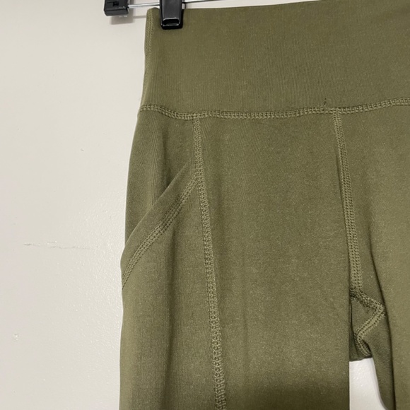 Shadow Sport High-Waist Leggings - Picture 6 of 13